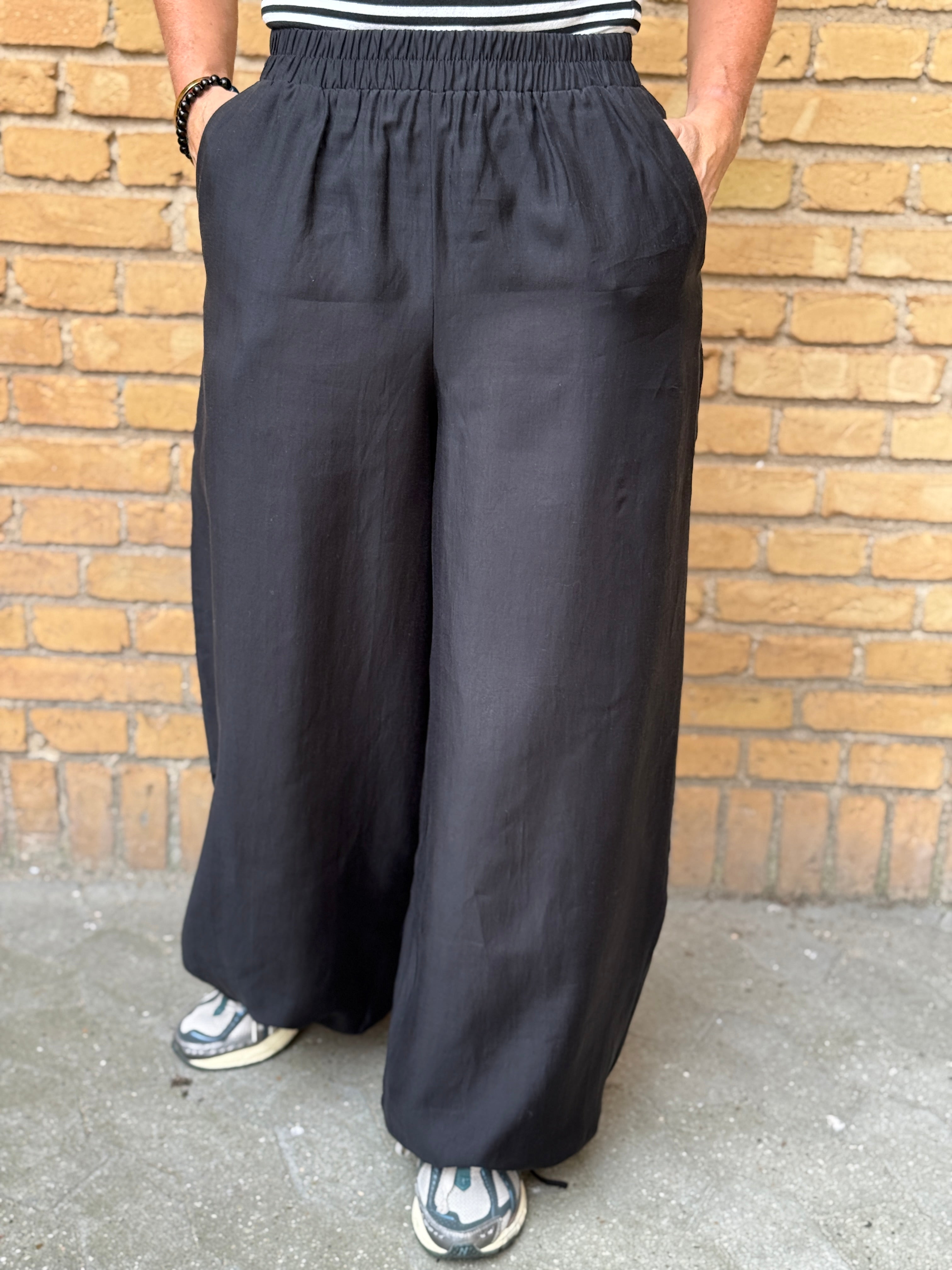 PCALAIA Trousers - Black